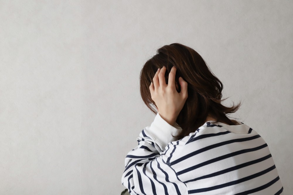 過去の過ちがいつまでも頭から離れない理由